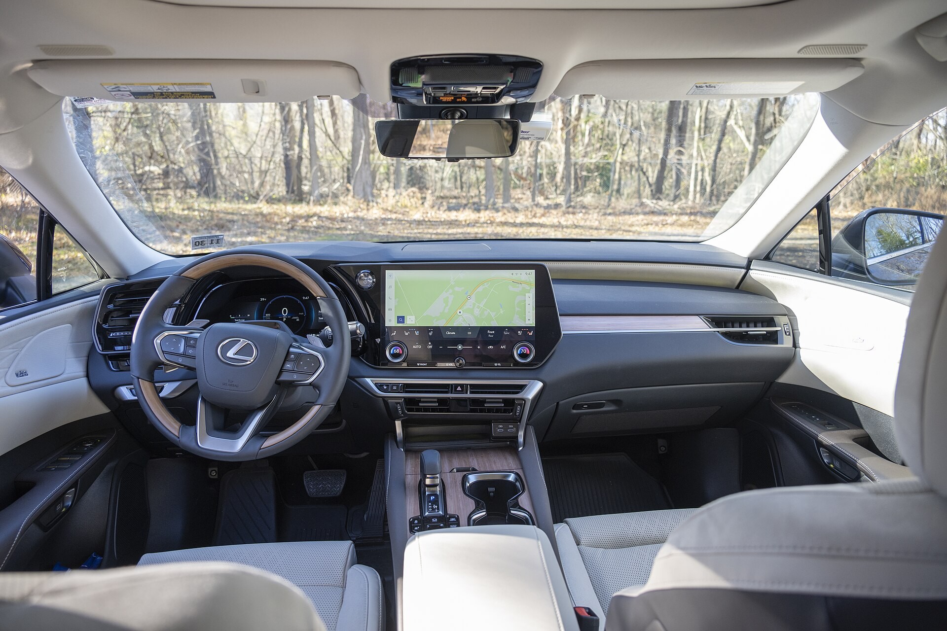 Lexus RX 2023 модельного года дебютирует с новым подключаемым гибридом (видео)