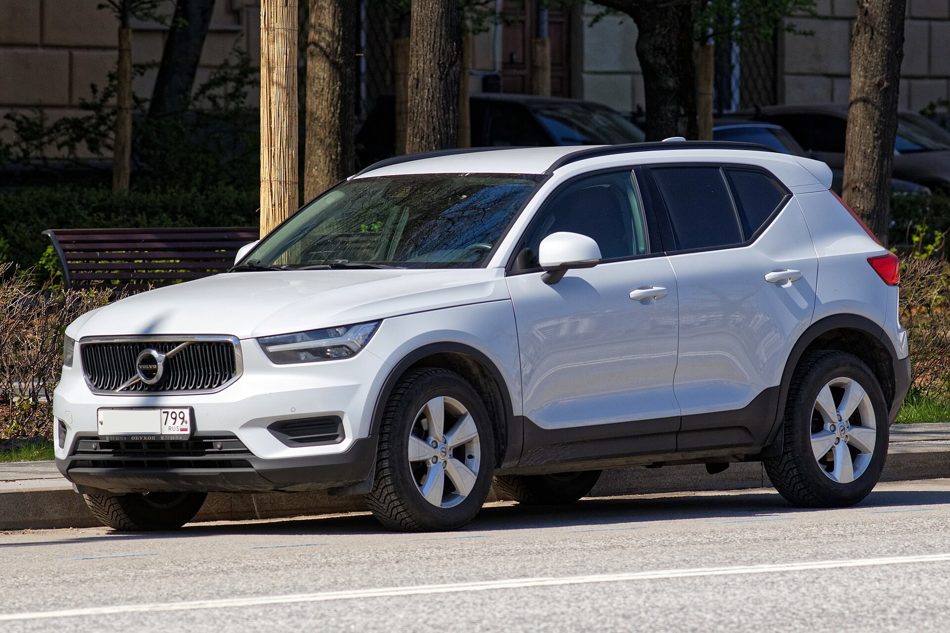 ​Компания Volvo представила обновленный внедорожник XC90 2020 модельного года