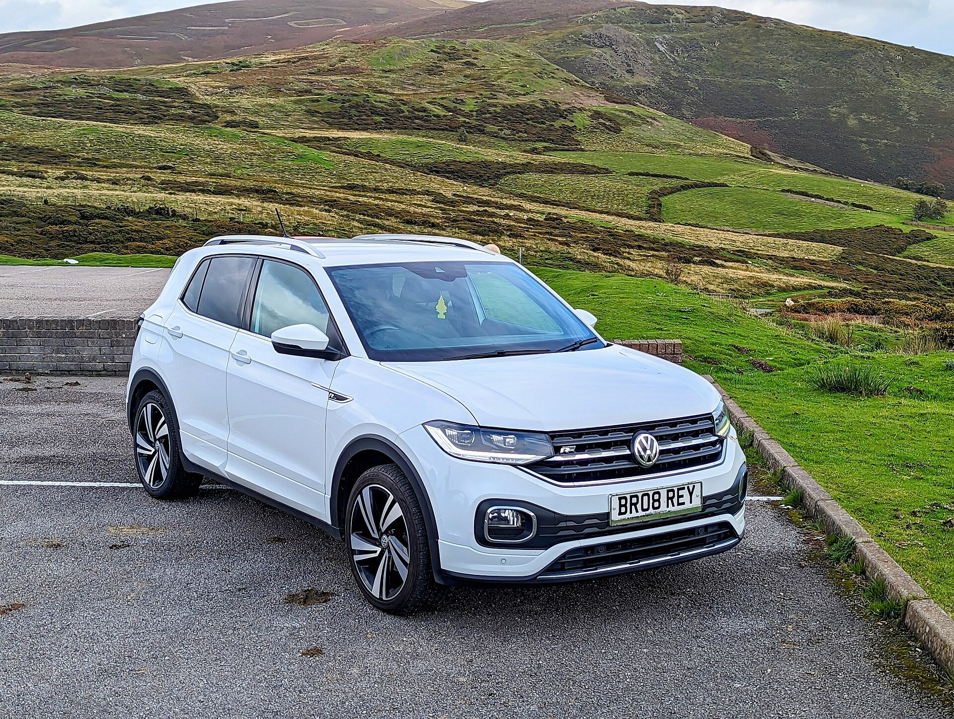 ​Volkswagen T-Cross‍ официально представлен на выставке в Амстердаме