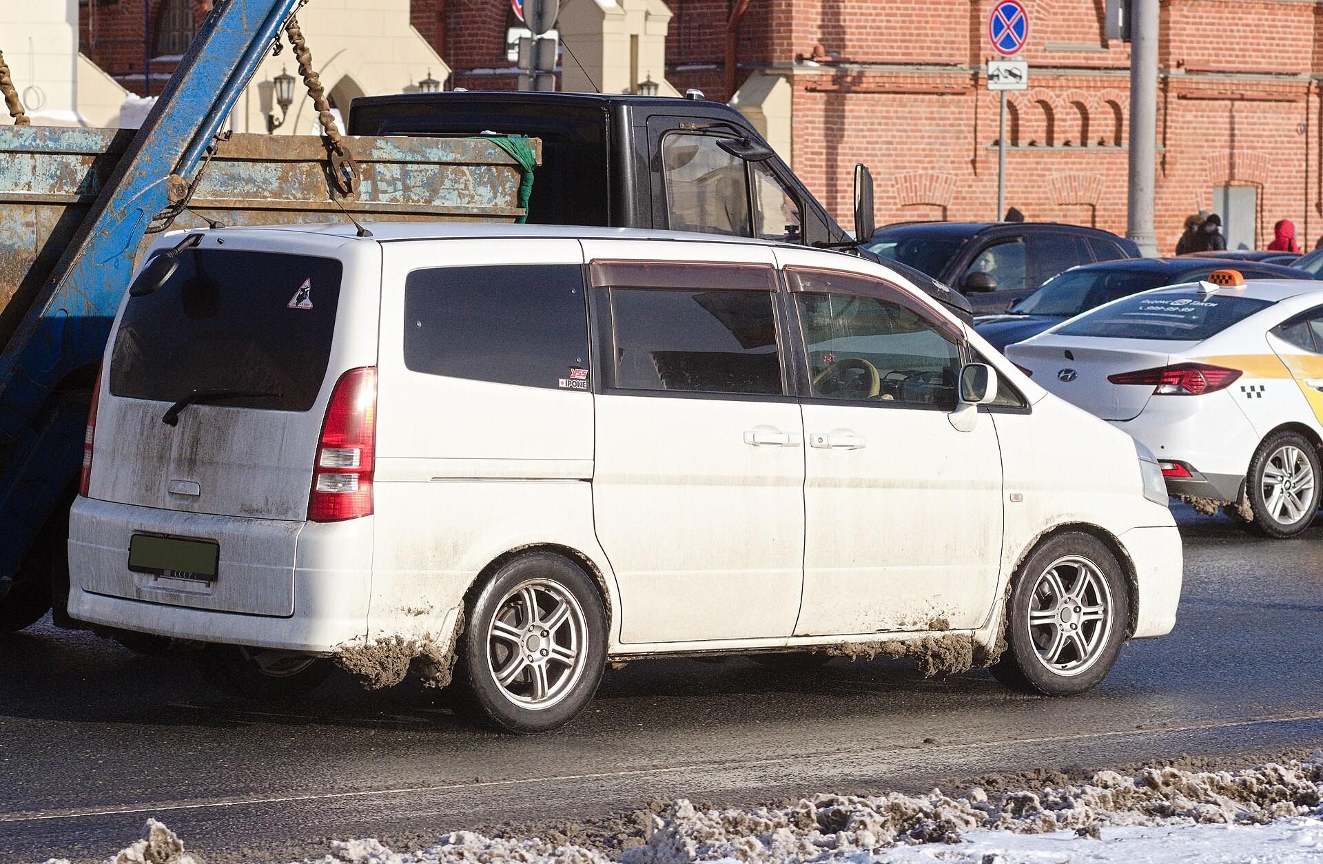 ​Nissan устроил состязание между самым быстрым человеком на Земле и… пламенем