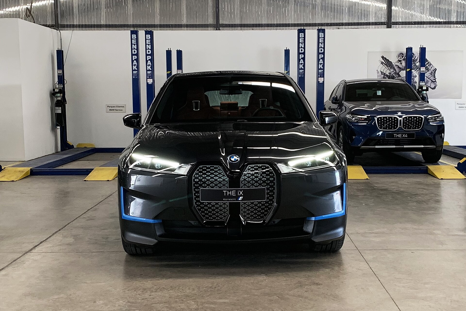 BMW iX возглавил список самых интересных новинок, ожидаемых в 2021 году