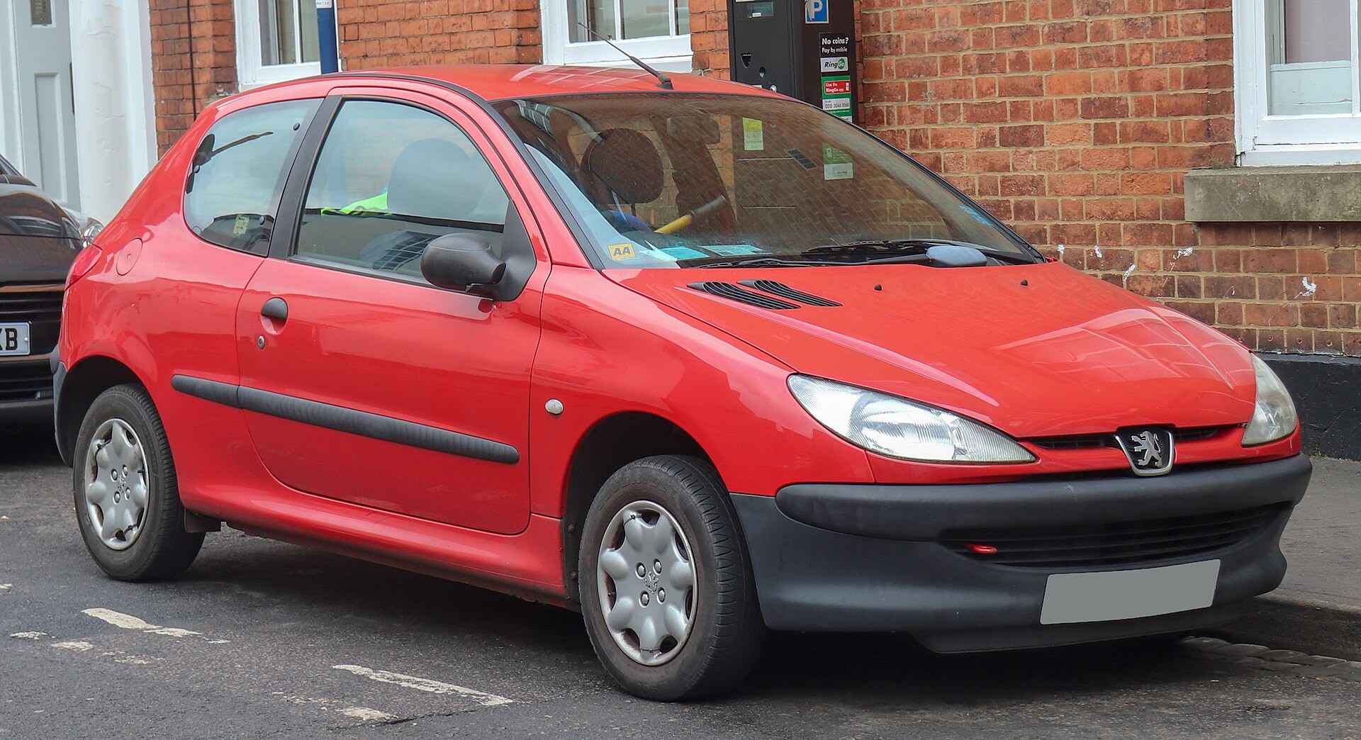 Peugeot представила в Гудвуде самый крутой 208 GTi в истории модели (видео)