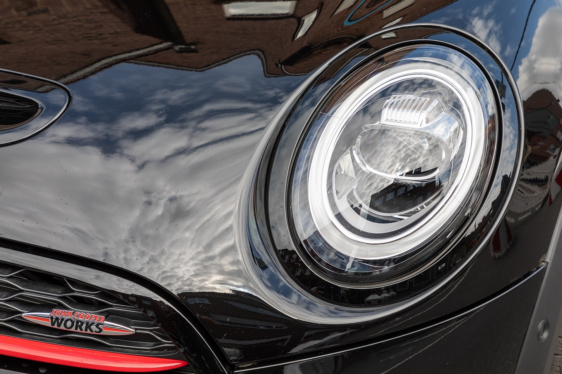 BMW Group представила пятидверный хэтчбек MINI нового поколения