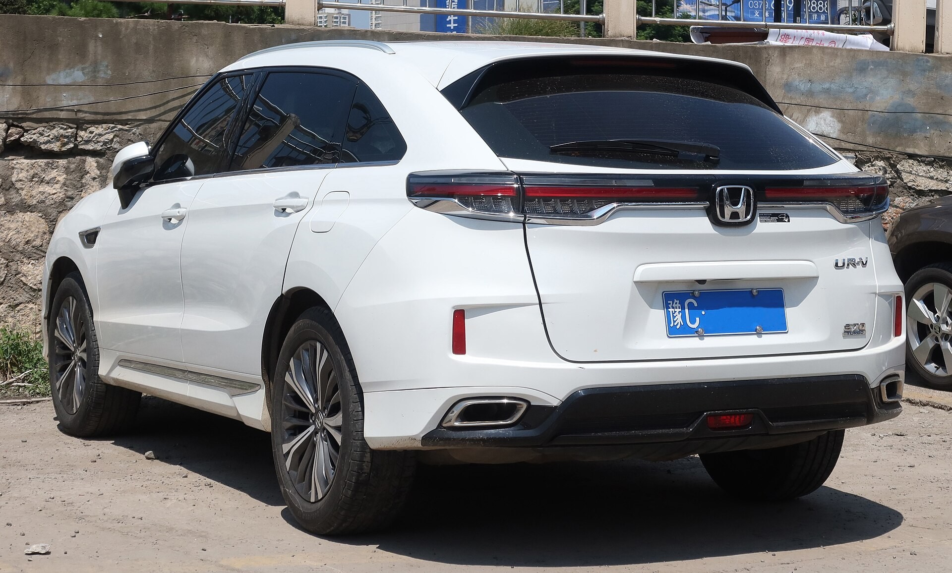 ​Honda обнародовала официальные фотографии нового кроссовера Avancier