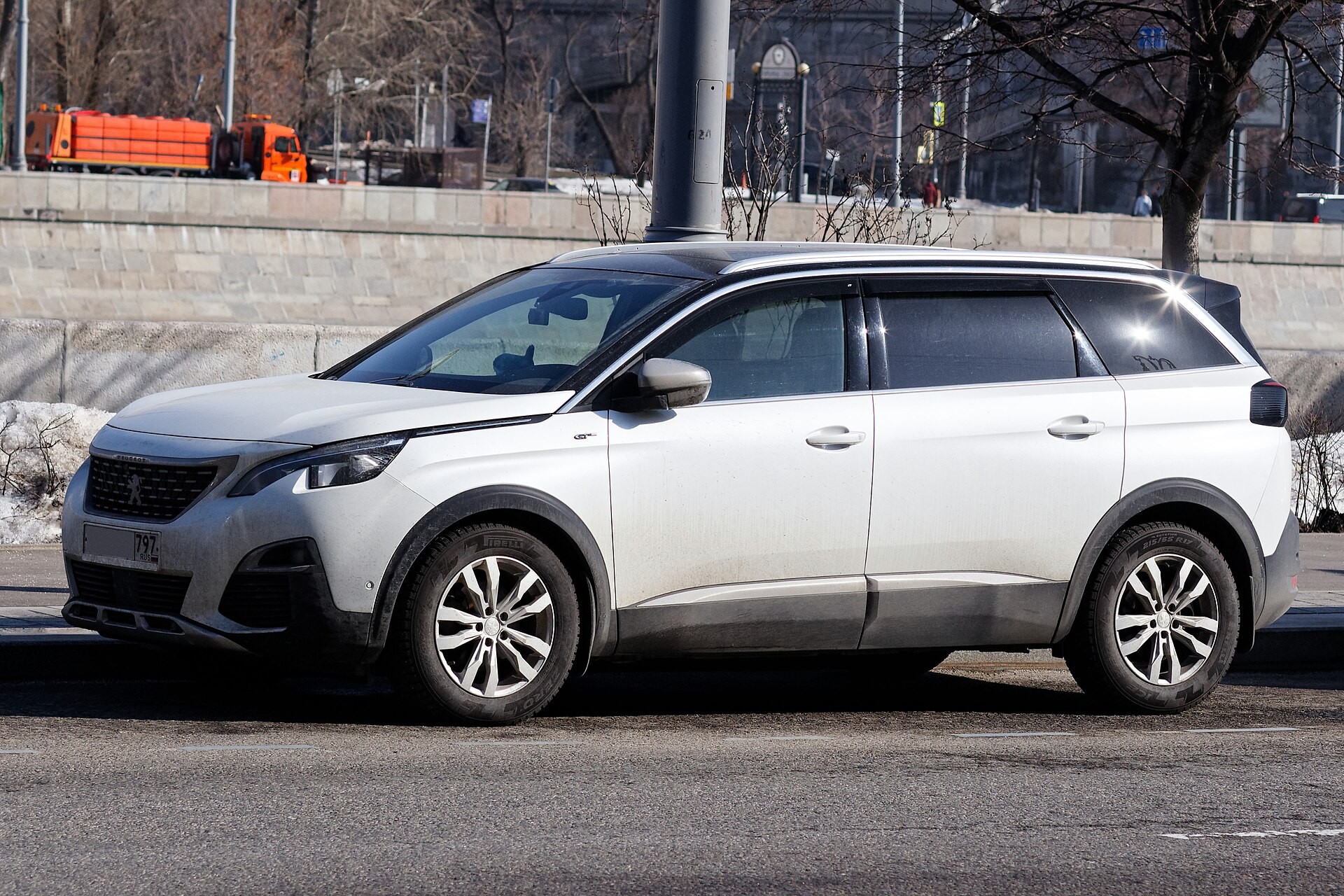 Российские продажи Peugepot 4008 стартуют 9 апреля